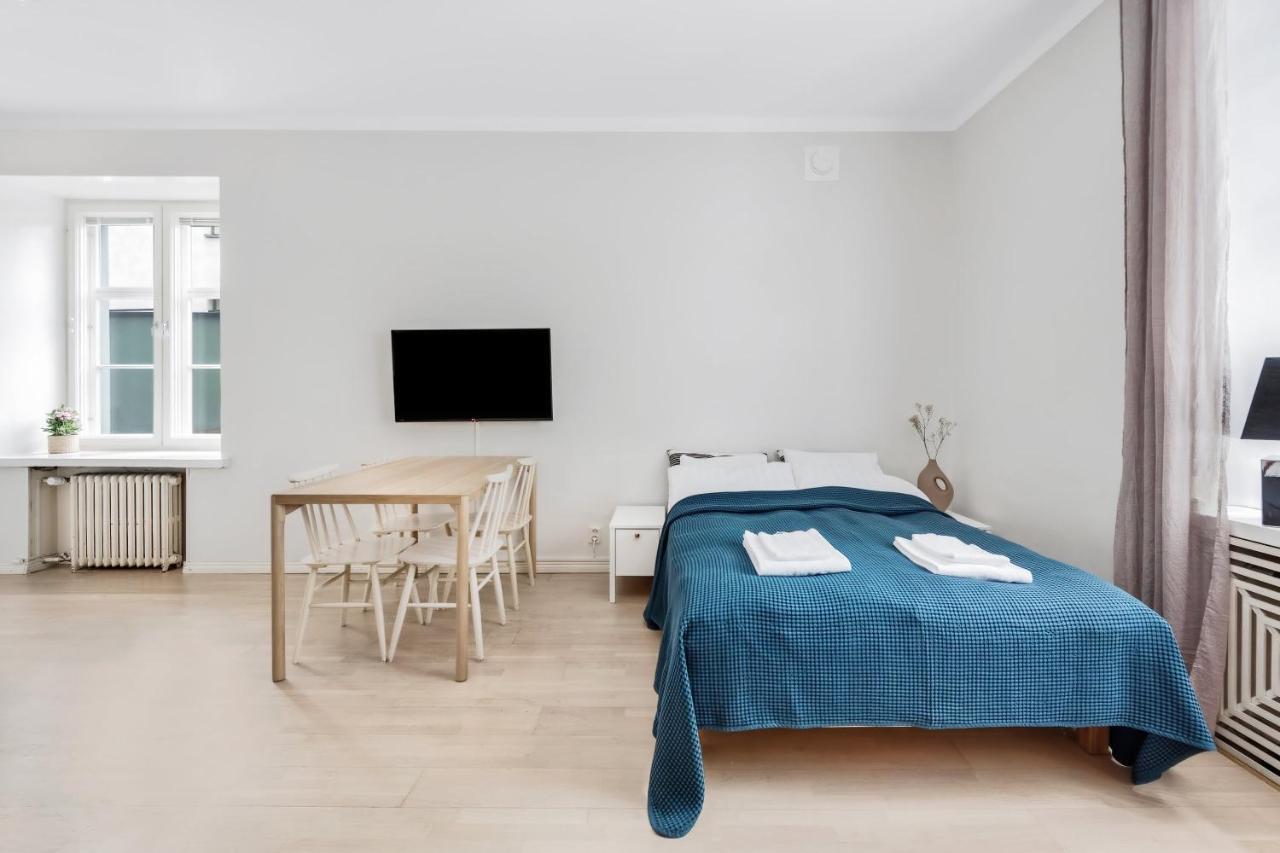 Wehost Modern Scandinavian Studio In Trendy Kallio Apartment Helsinki