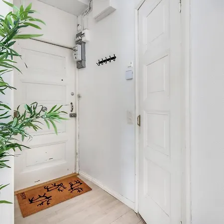 Wehost Modern Scandinavian Studio In Trendy Kallio Apartment Helsinki Exterior photo